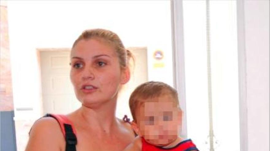 Una madre denuncia la expulsión de su bebé de 15 meses de la guardería por morder a otros niños