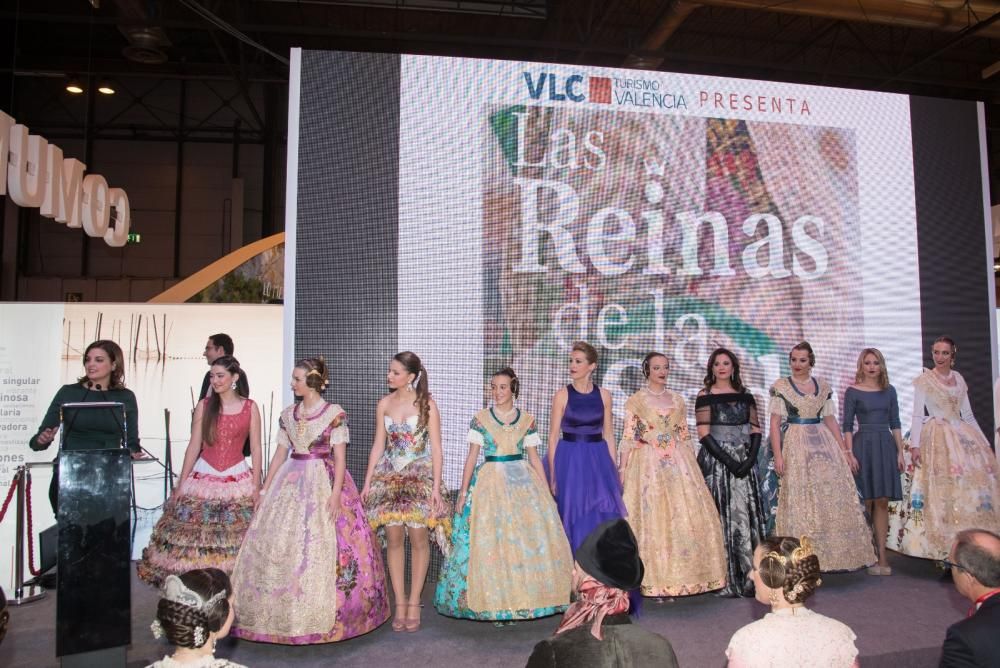 11 falleras mayores desfilan en Fitur para presentar las Fallas