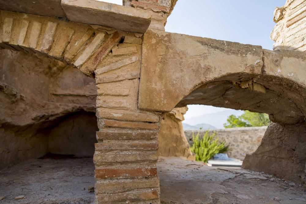 El antiguo cementerio del castillo, inspirador de la obra de Gabriel Miró, se consolida como espacio cultural