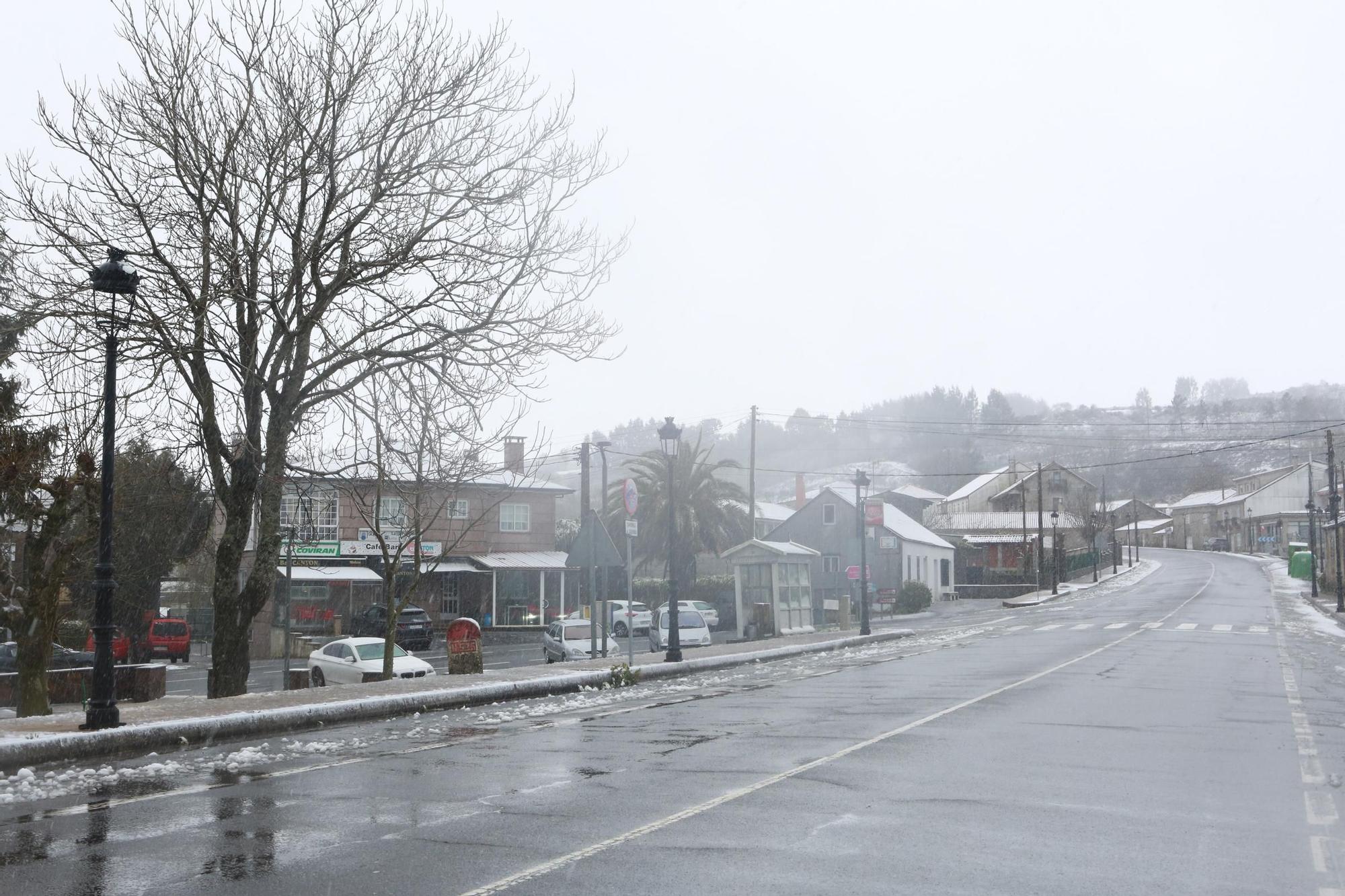 Galicia se tiñe de blanco: nieve, hielo y granizo por toda la comunidad