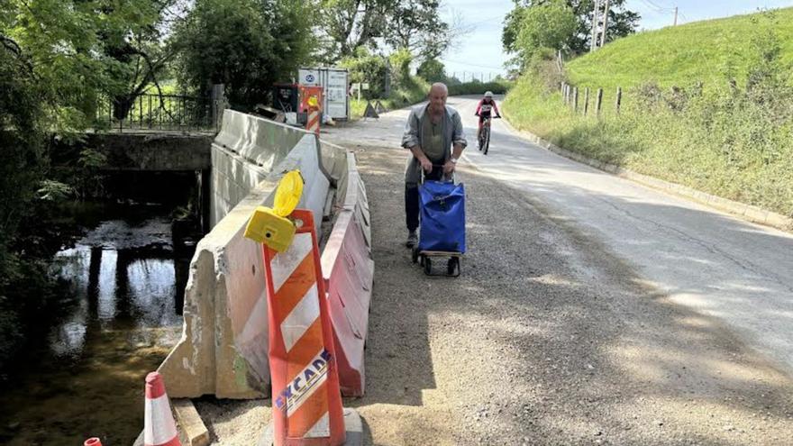 El Principado repara la carretera de Vega de Poja tras un año de parón en las obras