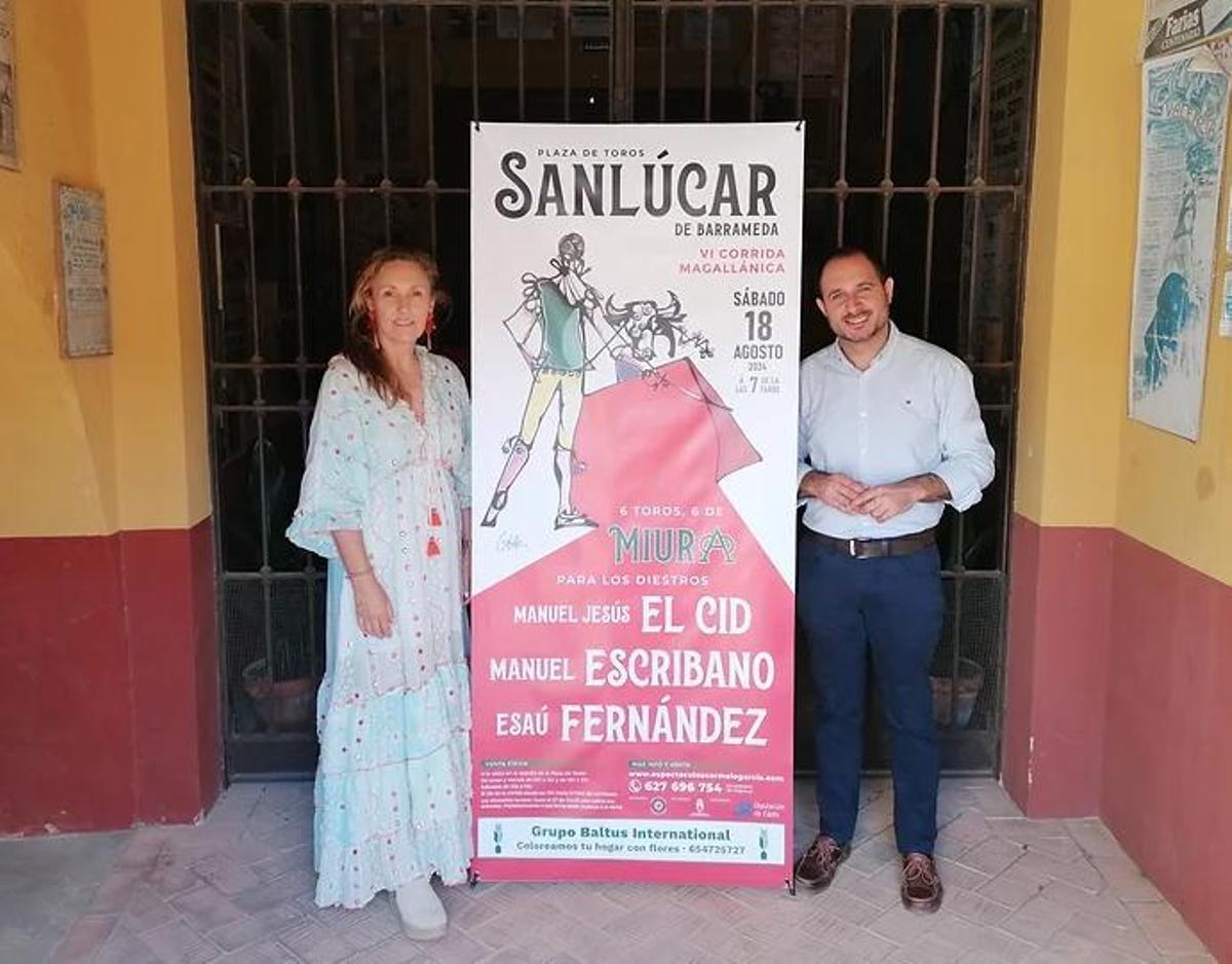 Fabiola Robles y Paco Pizzarro en la presentación del cartel de la corrida Magallánica 2024