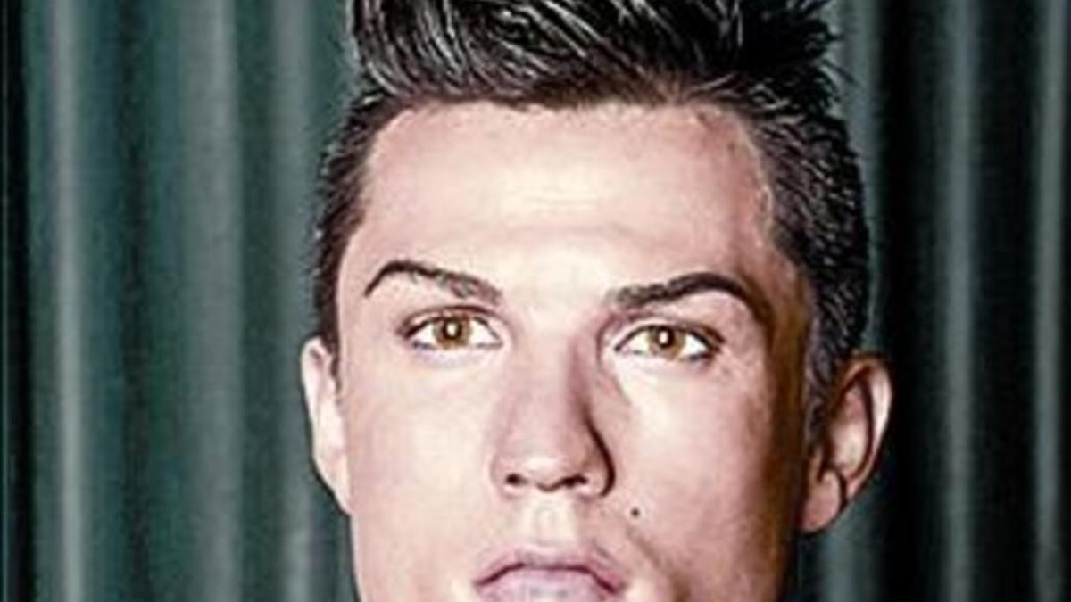 Ronaldo hace peinar su figura de cera_MEDIA_1