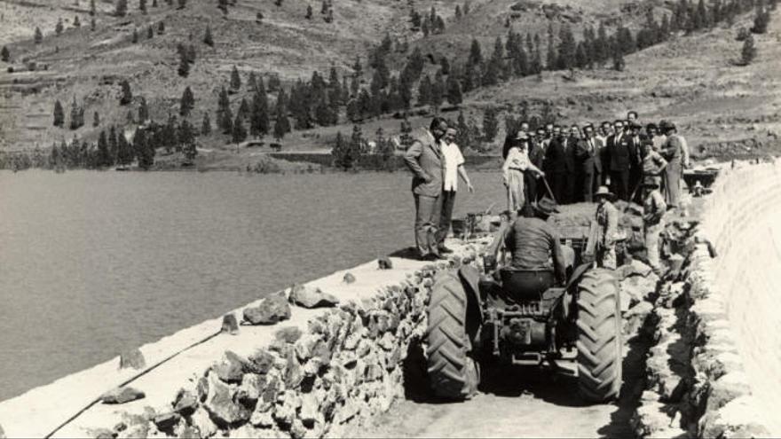 Obras de la presa de Chira en los años sesenta.