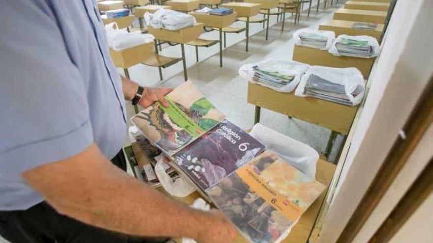 Los colegios pactan el canje de libros tras los cambios del plurilingüismo