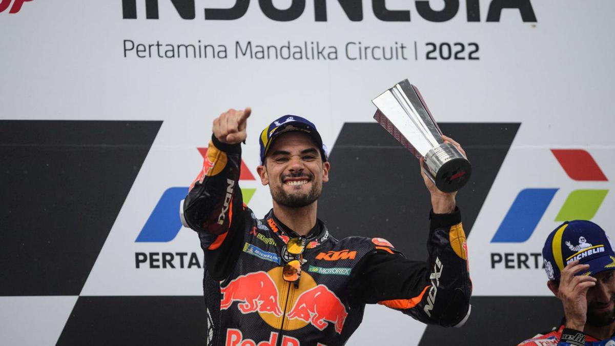 Miguel Oliveira celebra el triomf al Gran Premi d’Indonèsia. | EUROPA  PRESS