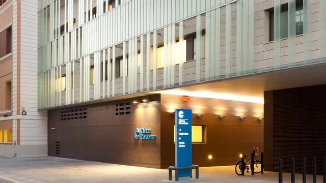 Llamamiento urgente de Clínica Corachan para incorporar personal y equipamiento médico.