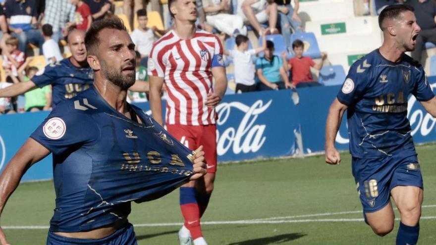 Pito Camacho, celebrando el tanto ante el Atlético de Madrid B el pasado domingo. | JUAN CARLOS CAVAL