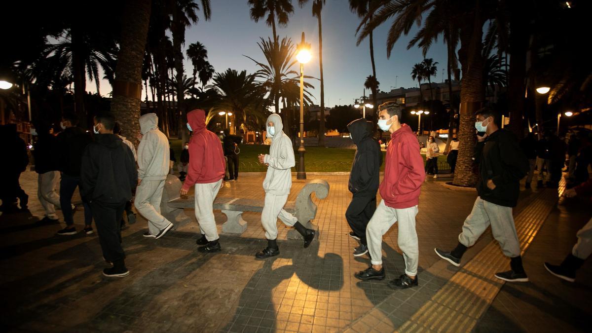 Doscientos inmigrantes se concentran en Las Palmas tras abandonar Arguineguín, sin saber adónde acudir