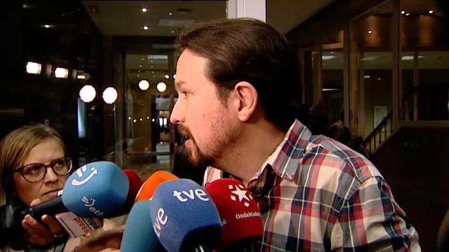 Iglesias acusa al PSOE de tener "una obsesión con los sillones"