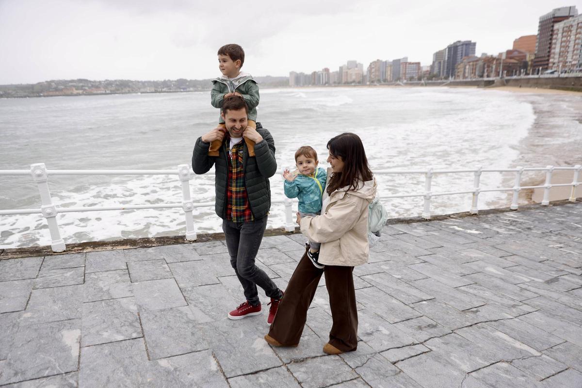 Mael, con su familia.
