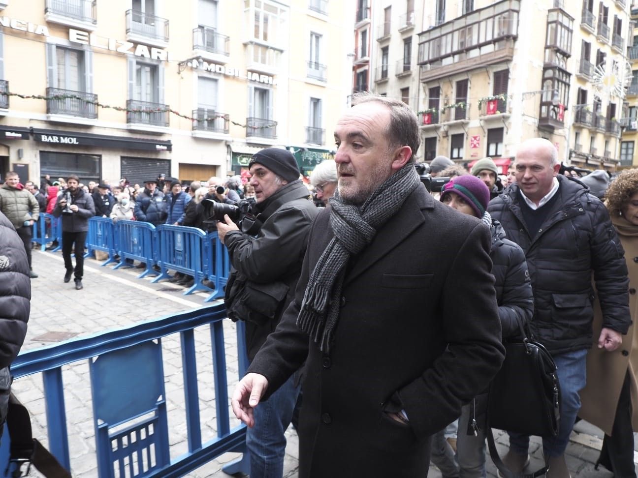 El presidente de UPN, Javier Esparza, llega al Ayuntamiento de Pamplona para seguir el debate de la moción de censura.