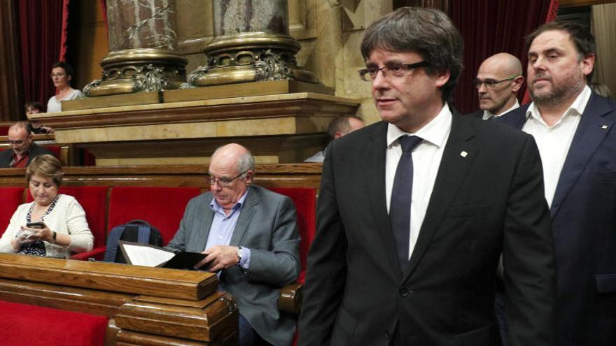 Carles Puigdemont, abans de declarar i suspendre la independència
