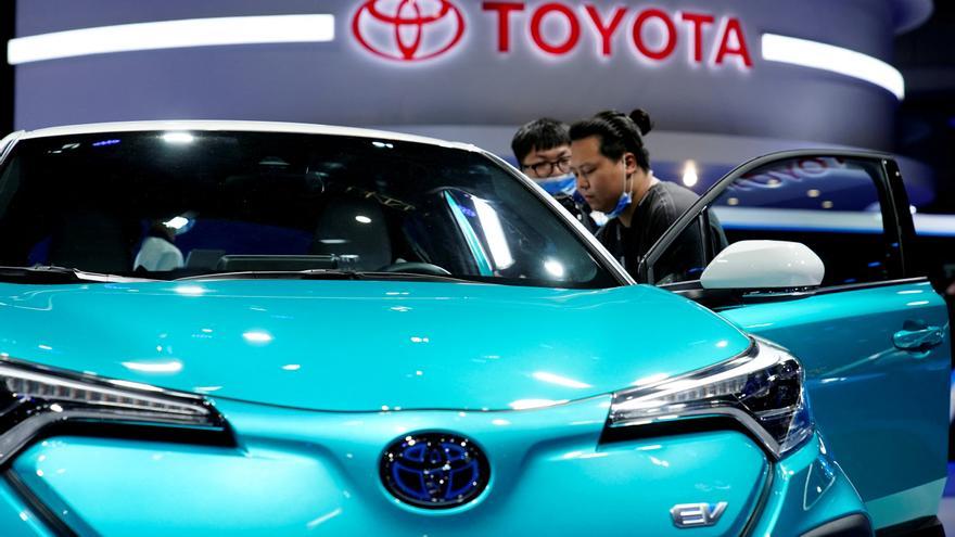 Toyota ganó 7.960 millones de euros en el primer semestre, un descenso interanual del 23,2 %
