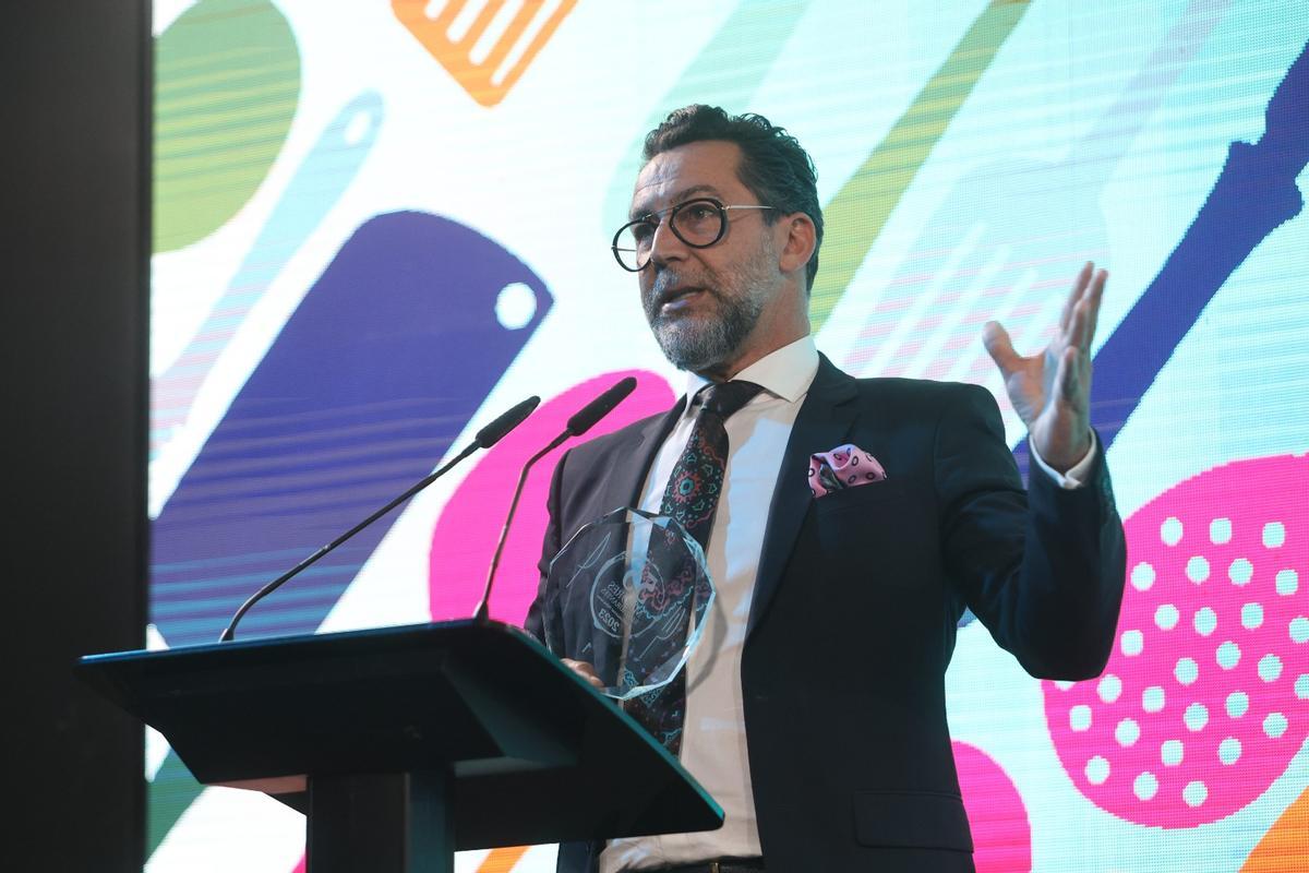 Quique Dacosta recogió el premio al mejor restaurante de la Comunitat Valenciana.