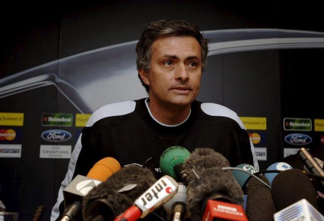 Mourinho no se arrepiente de su guerra contra Frisk por el Barça: "Lo volvería a hacer"