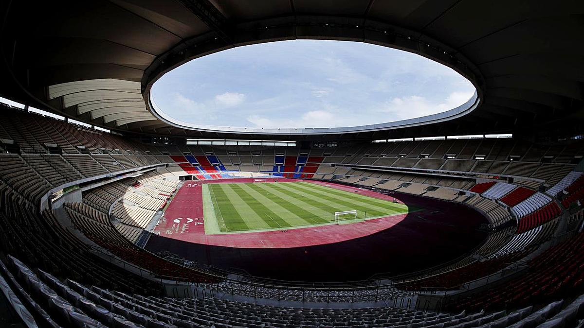 Una imagen del estadio sevillano de La Cartuja que albergarA cuatro partidos de la Eurocopa. |  // REUTERS