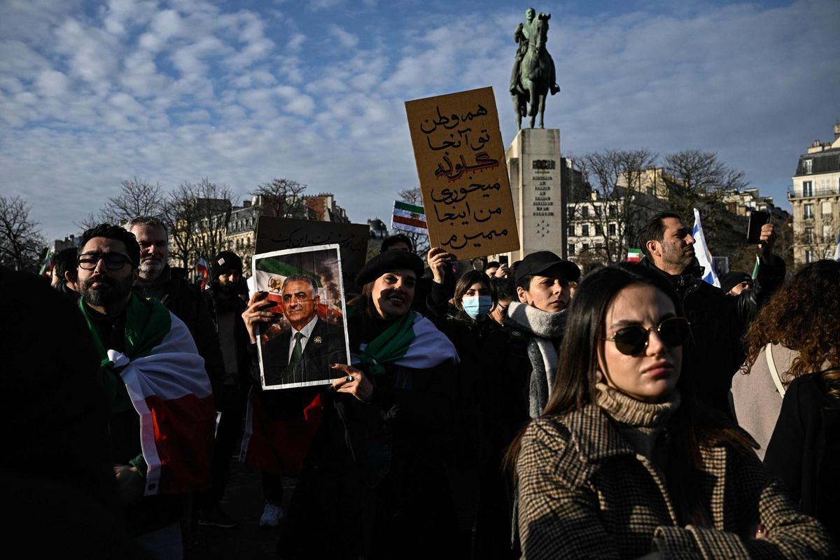 Manifestación en Londres contra la represión de Irán durante las protestas
