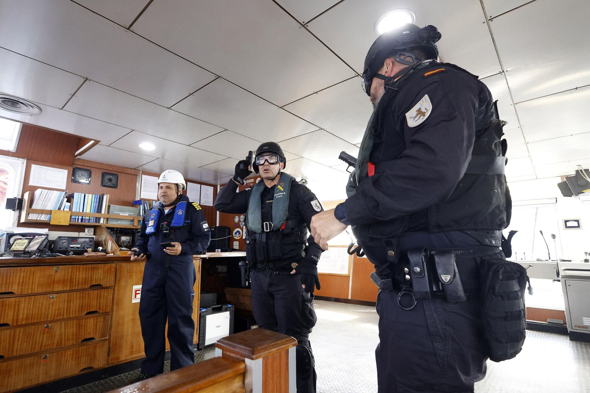 Ensayo de asalto en plena ría de Pontevedra