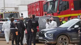 Policías y forenses identifican a 91 fallecidos por la DANA