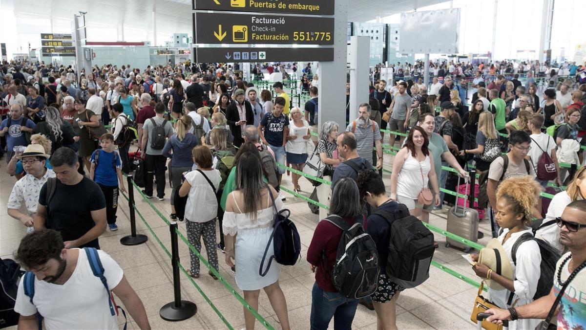 seguimiento colas por huelga aeropuerto T1 Prat