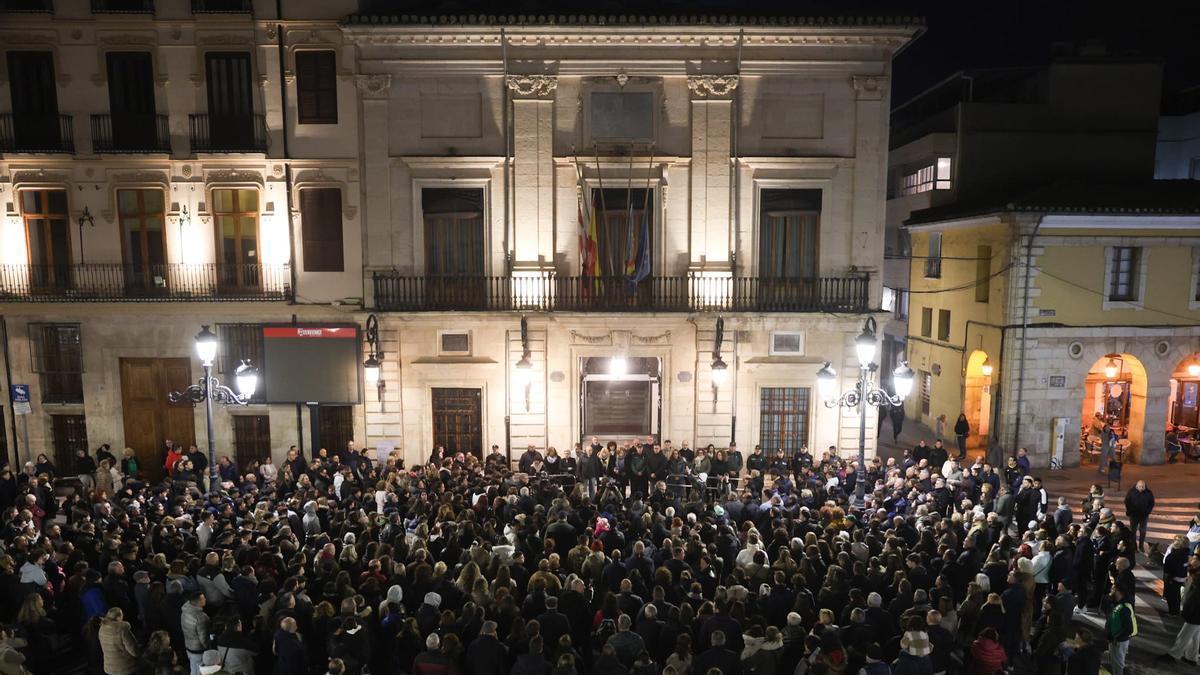Crimen en Sueca: Concentración para mostrar el dolor por la trágica muerte del adolescente de 13 años