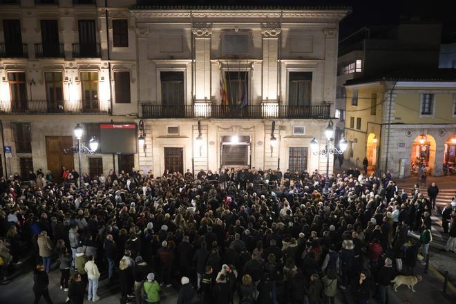 Crimen en Sueca: Concentración para mostrar el dolor por la trágica muerte del adolescente de 13 años