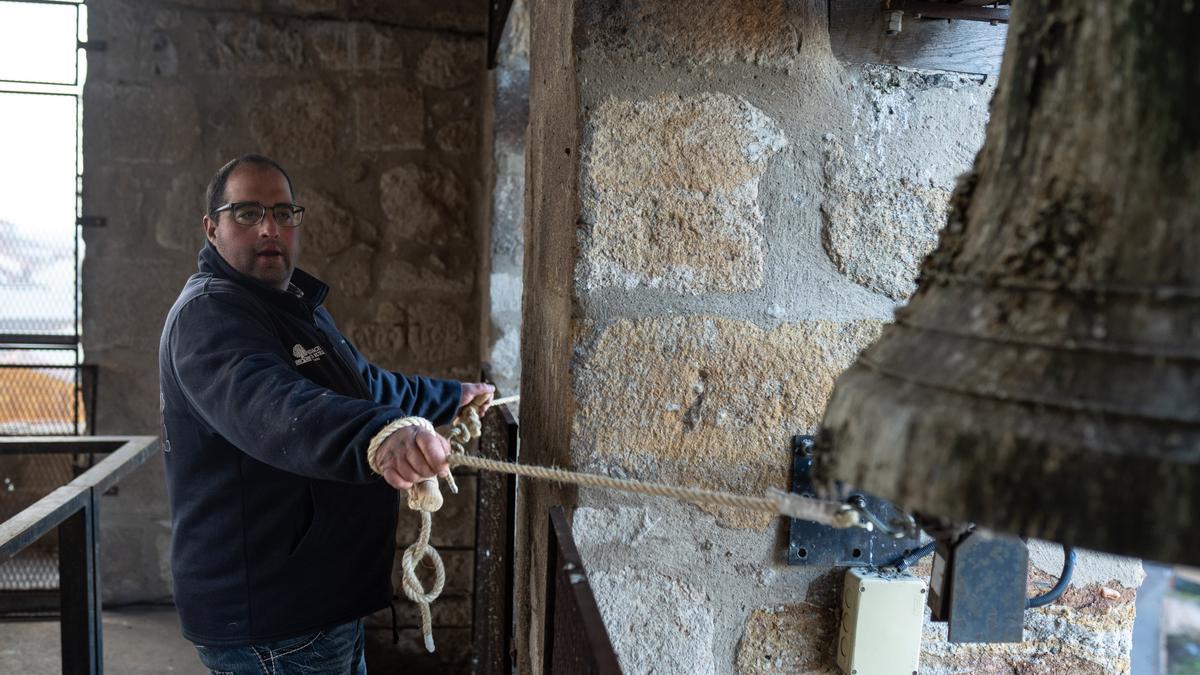 Repique de campanas desde la iglesia de San Juan, en Zamora capital.