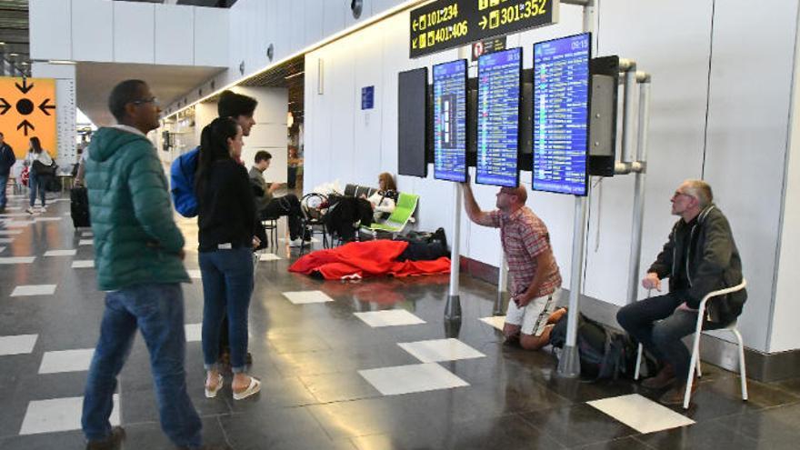 Aeropuerto de Gran Canaria, este lunes.