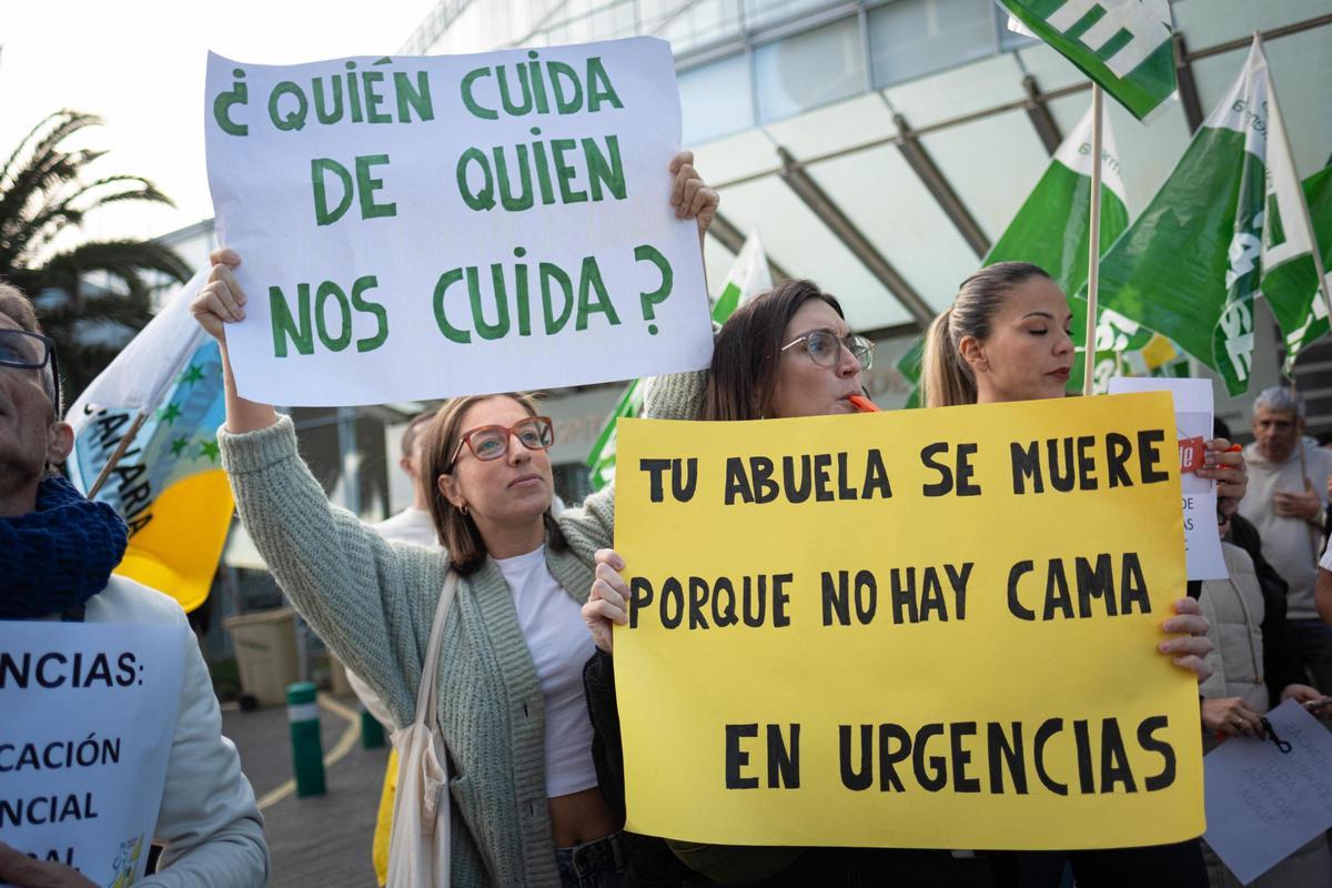 Una enfermera en una manifestación.