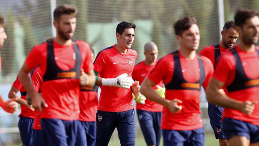 Mariño se entrenó con el resto de la plantilla.