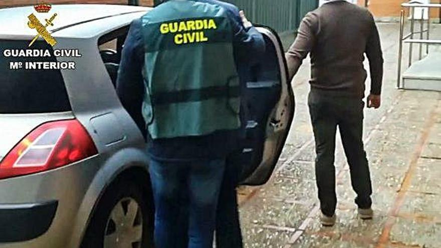 Imagen de uno de los primeros detenidos en la &quot;Operación Ponchera&quot;.