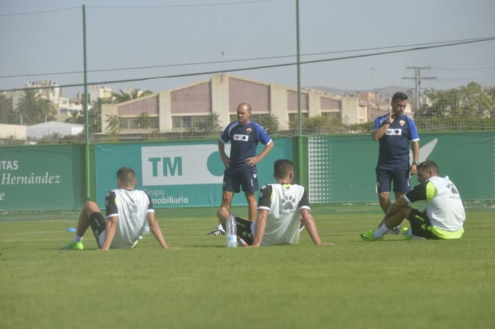 Primer entrenamiento del Elche con Vicente Mir