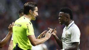 Munuera Montero aún es recordado por no señalar un penalti a Vinicius en un Madrid - Real Sociedad