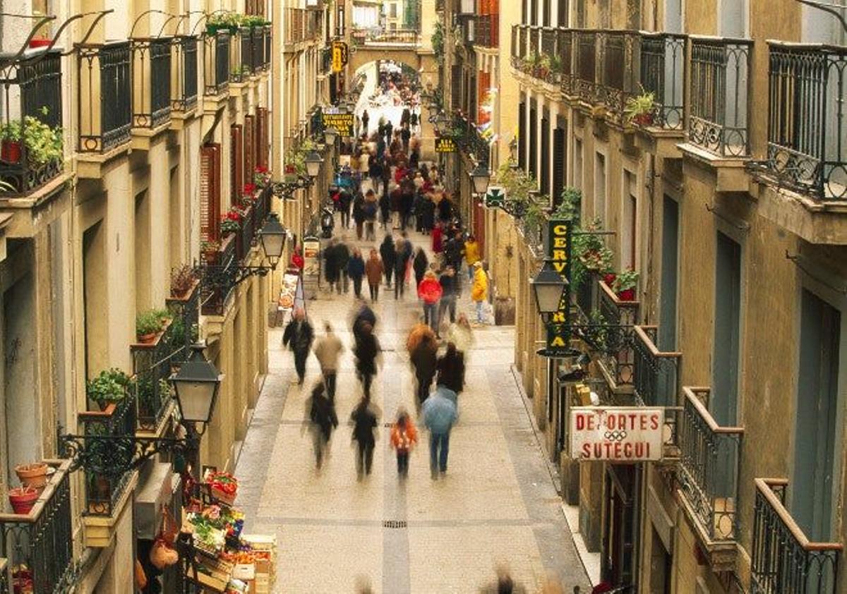 La famosa Calle del Puerto en San Sebastián