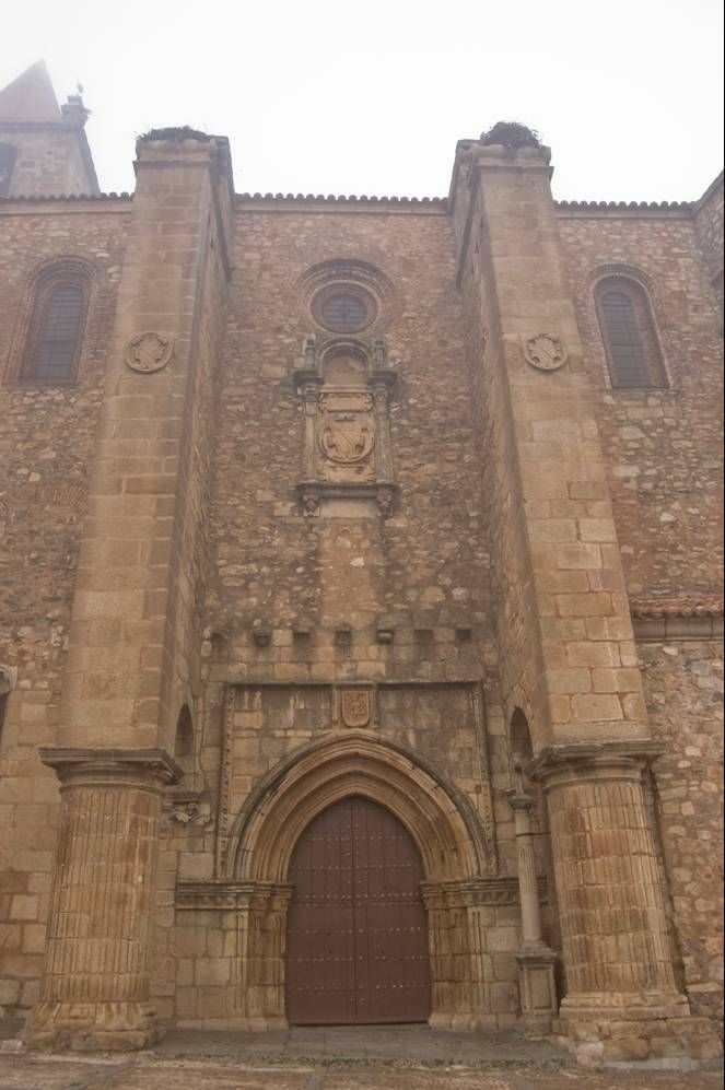 Cáceres: las iglesias de San Juan y Santiago
