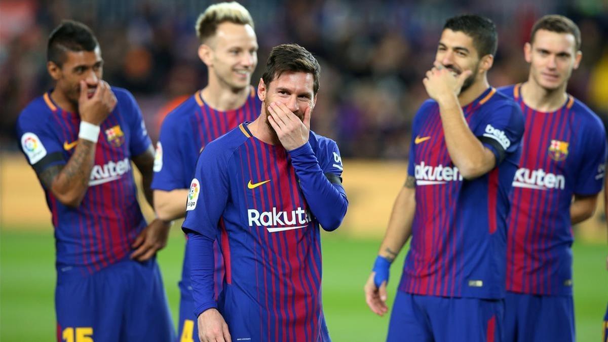 Los jugadores del Barça, disfrutando en el partido ante el Deportivo.