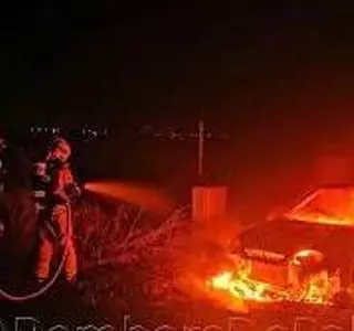 Identifican a tres menores inimputables por incendiar cuatro contenedores y tres coches el día de Año Nuevo en Palma