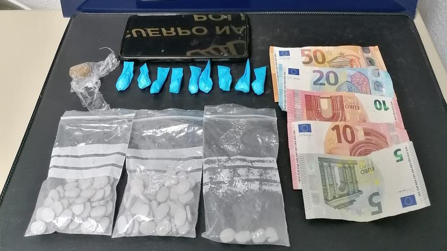 Detenido por vender hachís, cocaína y éxtasis en las inmediaciones de un local de ocio nocturno en Pontevedra