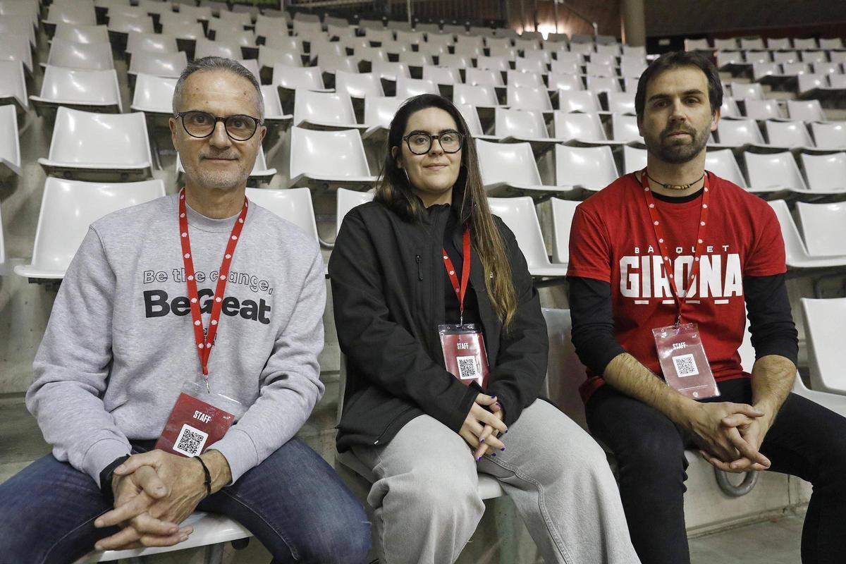 Xavier Bellver, Esther Polaina i Álvaro Heredero fan de voluntaris als partits del Bàsquet Girona.
