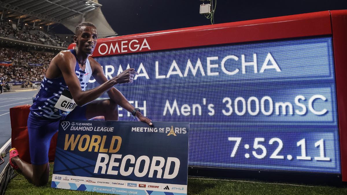 Lamecha Girma, tras batir el récord mundial de 3.000 metros obstáculos