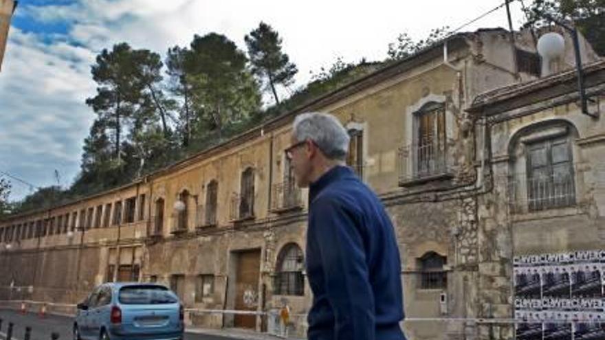 El permiso de Carreteras autoriza el inicio del derribo de las naves en ruinas en la zona de La Beniata