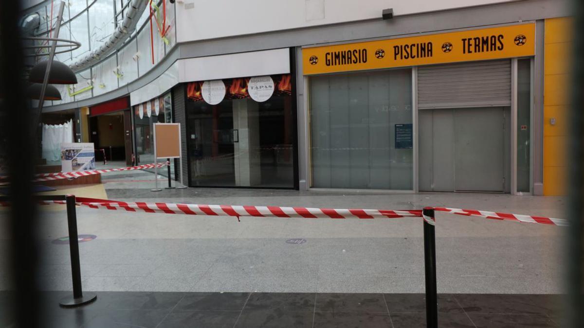 El cierre de las últimas tiendas redujo el espacio visitable de Plaza. | ÁNGEL DE CASTRO