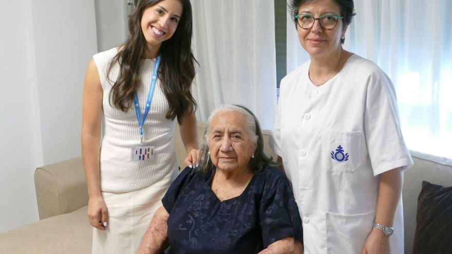 El programa ‘Mayores Cuidados’ del San Juan de Dios beneficia a una veintena de personas vulnerables