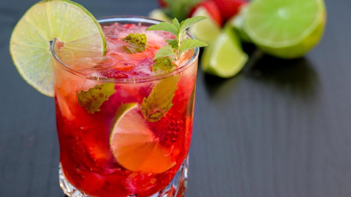 El mojito de frutos rojos es más dulce que la receta original