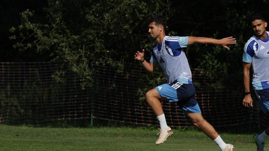 El Real Oviedo hace oficial el fichaje de Carlos Domínguez, que ya está en El Requexón