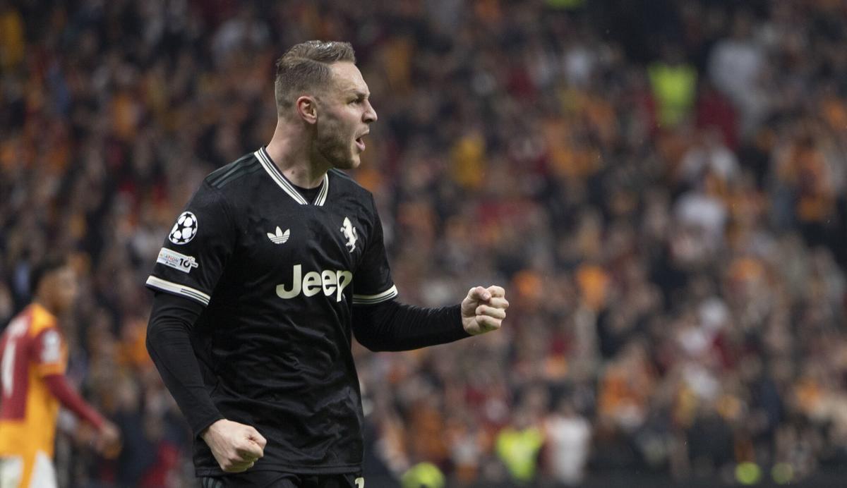 ISTANBUL (Turkey), 17/02/2026.- Juventus' Teun Koopmeiners celebrates after scoring 1-1 equalizer during the UEFA Champions League play-offs 1st leg match between Galatasaray SK and Juventus FC, in Istanbul, Turkey, 17 February 2026. (Liga de Campeones, Turquía, Estanbul) EFE/EPA/TOLGA BOZOGLU