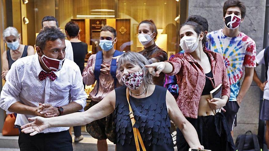 Una de les obres de «Girona pren vida», ahir a la Rambla.