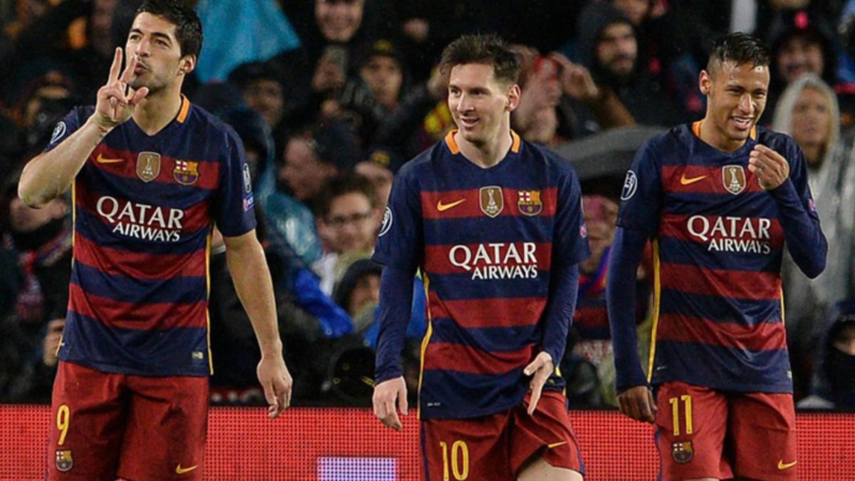 Luis Suárez, Leo Messi y Neymar Junior celebran uno de sus goles con el FC Barcelona en la temporada 2015/16