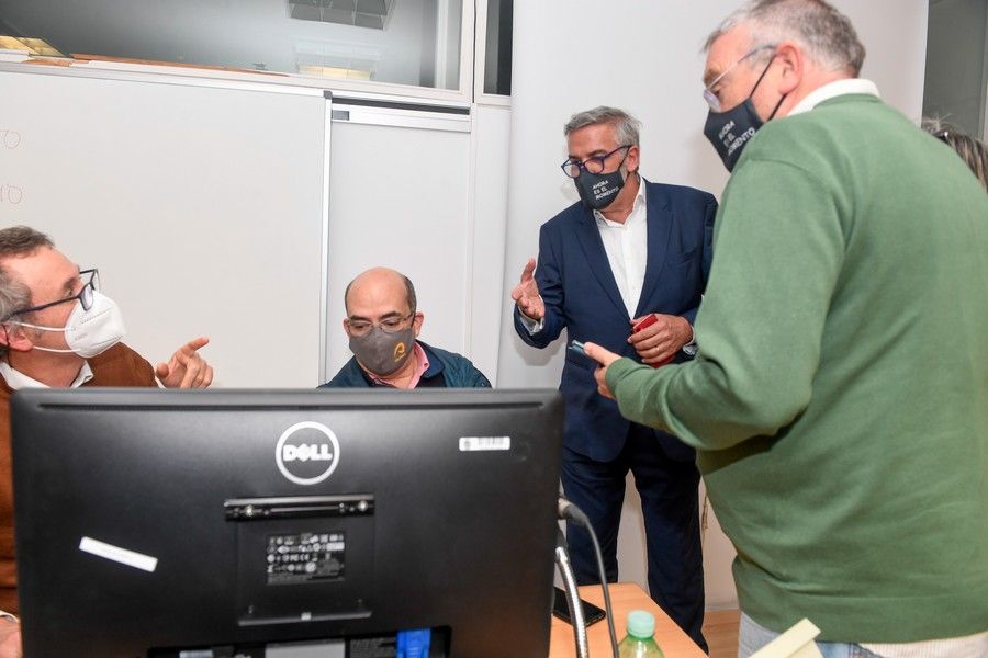 El equipo de Luis Serra celebra la victoria en las elecciones de la ULPGC